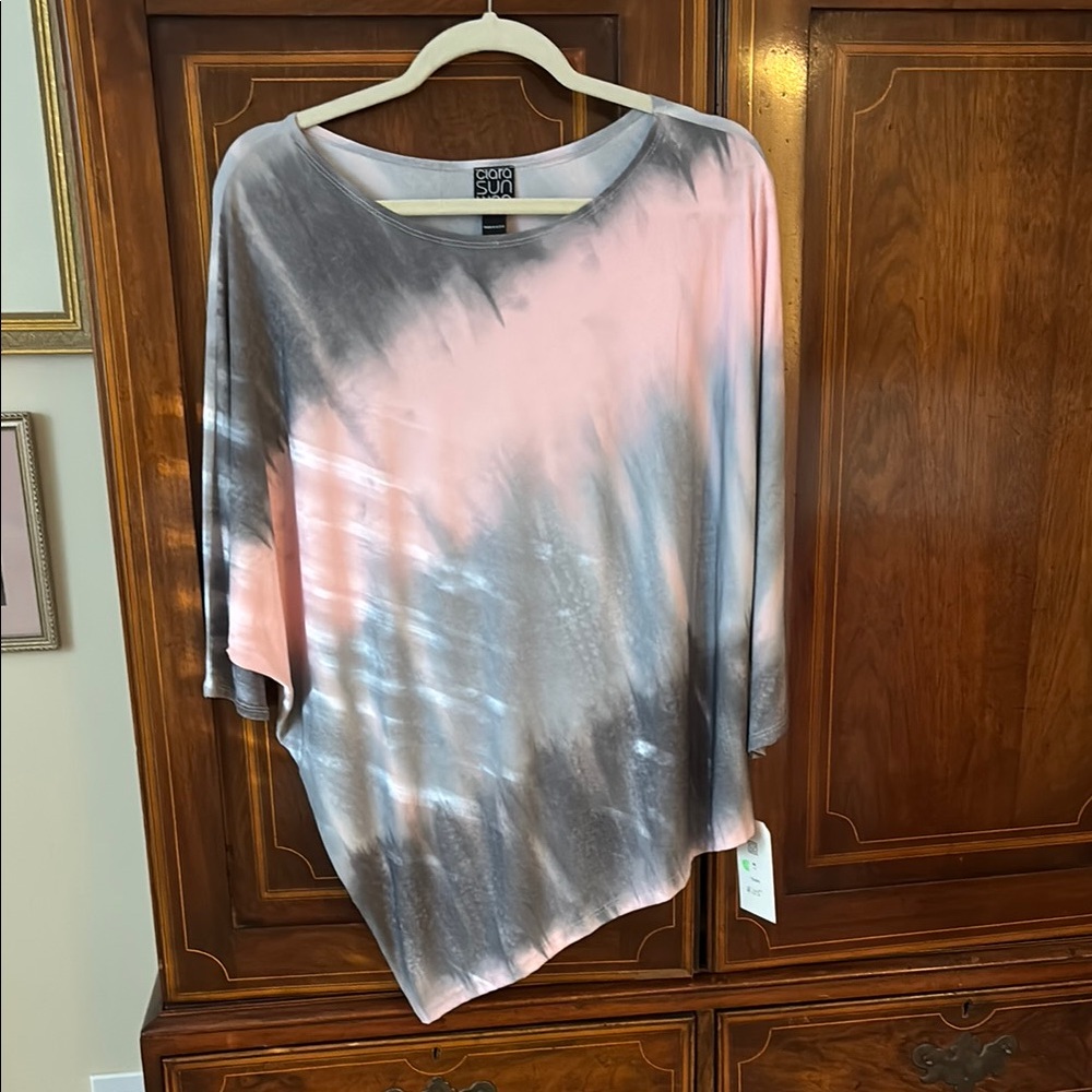 Pink and gray asymmetric top